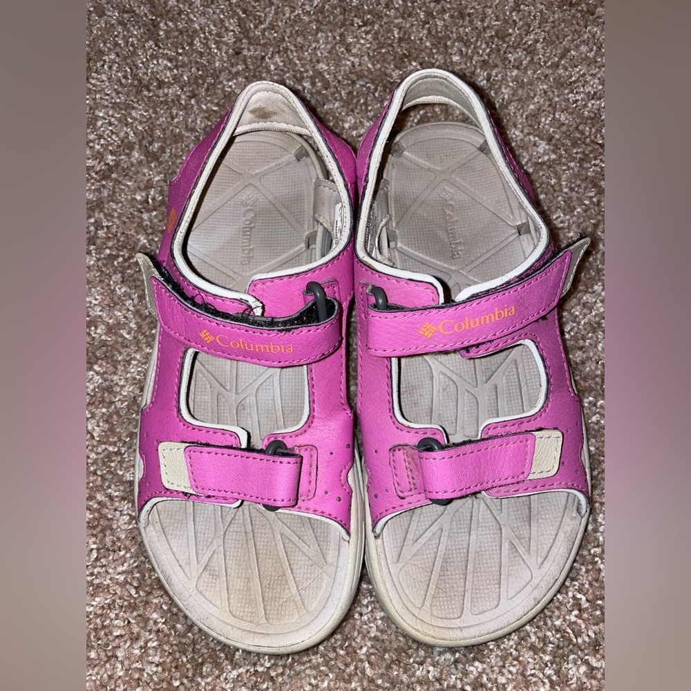 Columbia little girls, sandals, pink size 2 1/2 again barely worn